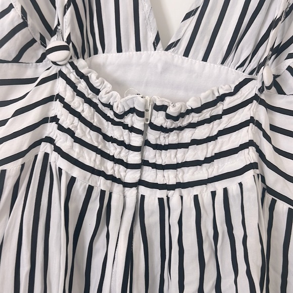 Bardot Revolve long dress - size Small - Picture 7 of 7